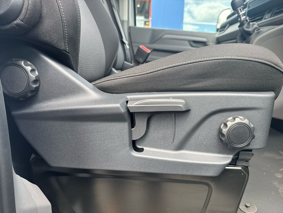 2025 Volkswagen Transporter  €33,475