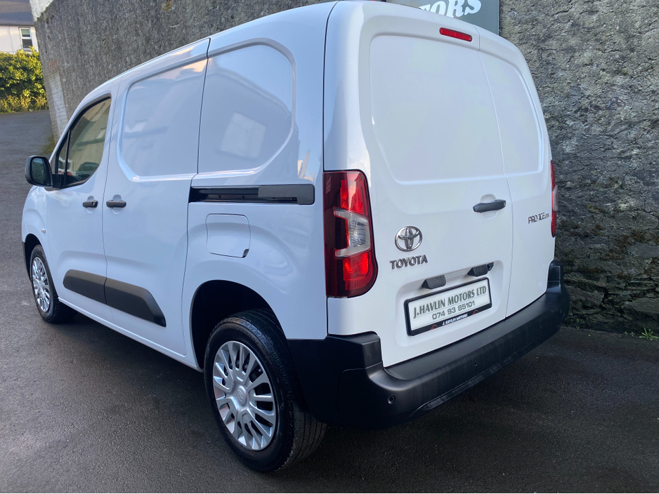 2023 Toyota Proace City City Icon L1 HDi 100 €15,995