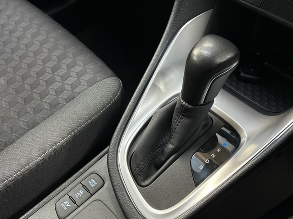 2021 Toyota Yaris HYBRID LUNA 4DR AUTO €21,950