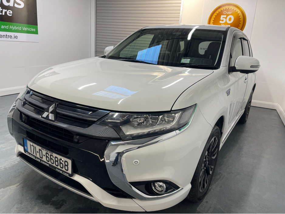 2017 Mitsubishi Outlander (Very Low Kms) HYBRID 2.0 PHEV AUTOMATIC 5DR MODEL  www.bolandscarcentre.ie €18,900