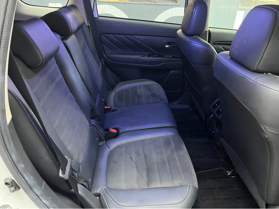 2019 Mitsubishi Outlander €22950! 2019 MITSUBISHI OUTLANDER PHEV G PLUS PACKAGE 2.4 AUTOMATIC / CRUISE CONTROL / 360° PARKING CAMERA / ELECTRIC HEATED SEATS / HEATED STEERING WHEEL €22,950