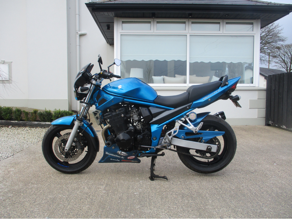 2009 Suzuki Gsf Bandit !GSF650K6 FULL POWER MODEL. ONLY  44521 KMS AND IN SHOWROOM CONDITION !! €4,950