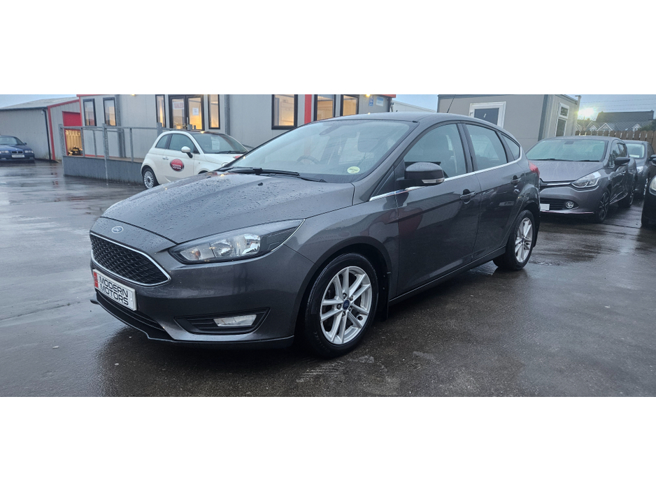 2015 Ford Focus ZETEC eco 100bhp very low miles €8,750
