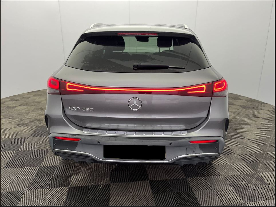 2021 Mercedes-Benz EQA 250 AMG LINE  PREMIUM 66.5kWh // PAN SUNROOF €26,950