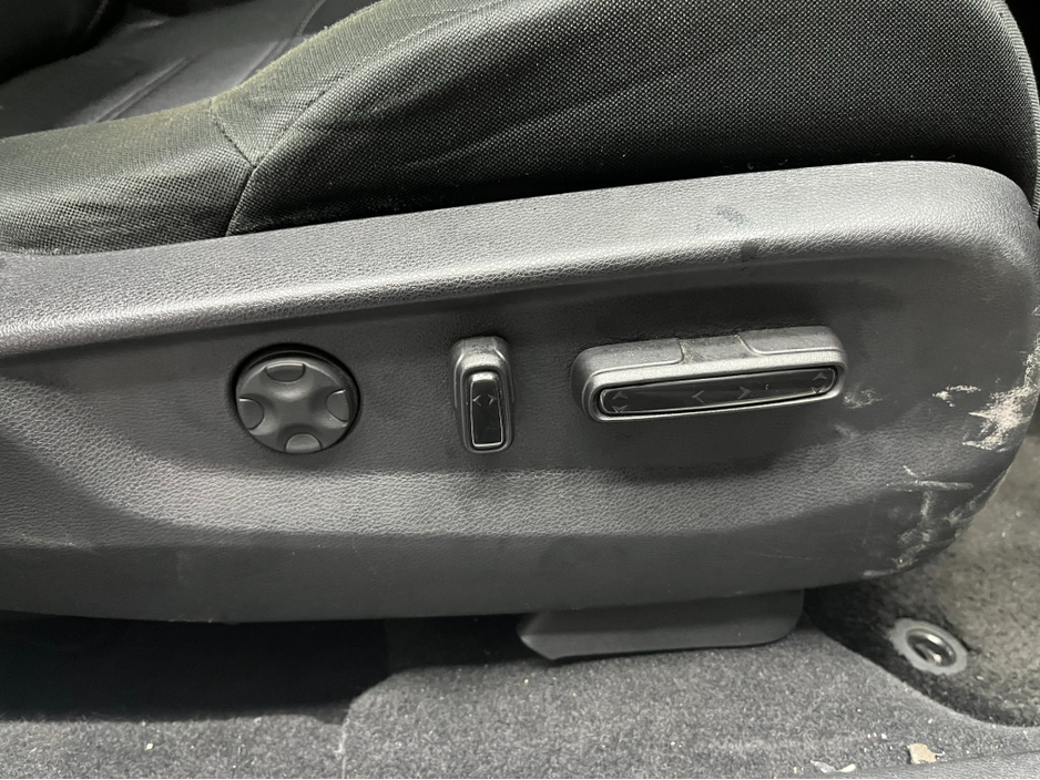 2019 Honda CR-V €26950! 2019 HONDA CR-V 2.0L HYBRID / 88K KMS / ADAPTIVE CRUISE CONTROL, HEATED SEATS, REVERSE CAMERA & MORE €26,950