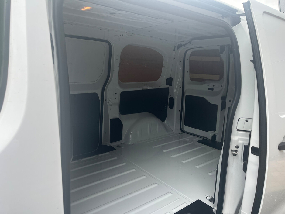 2020 Peugeot Expert  €18,500