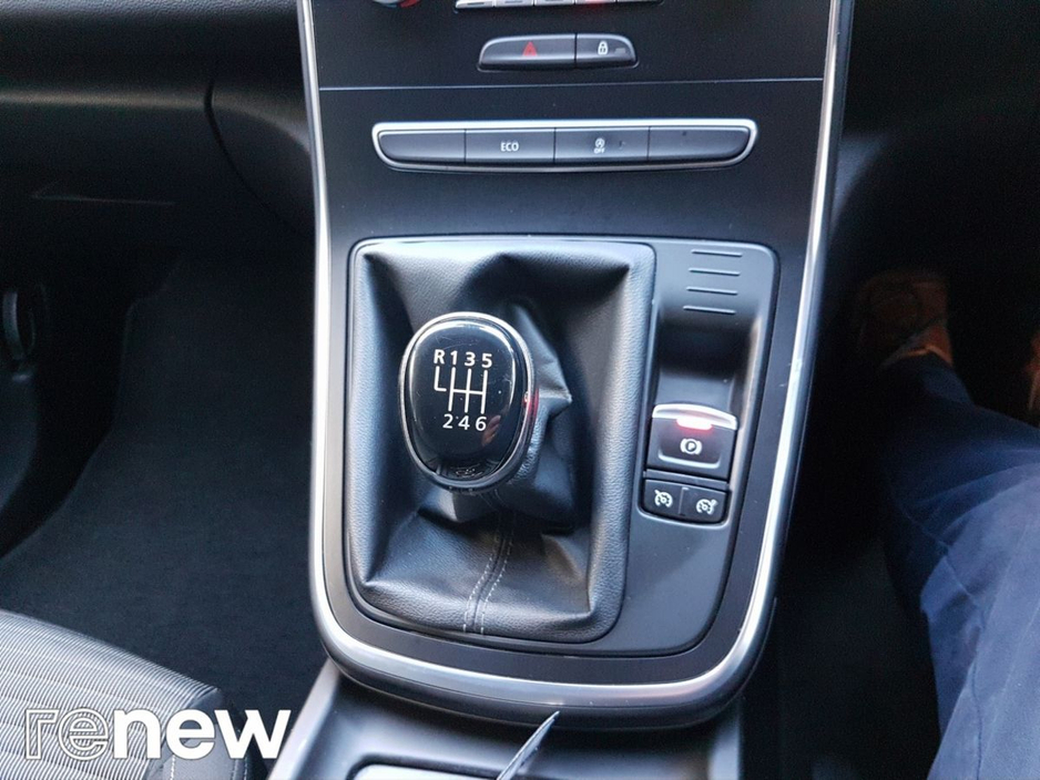 2020 Renault Grand Scenic 1.75 Blue dCi 120 EDC Iconic €21,995