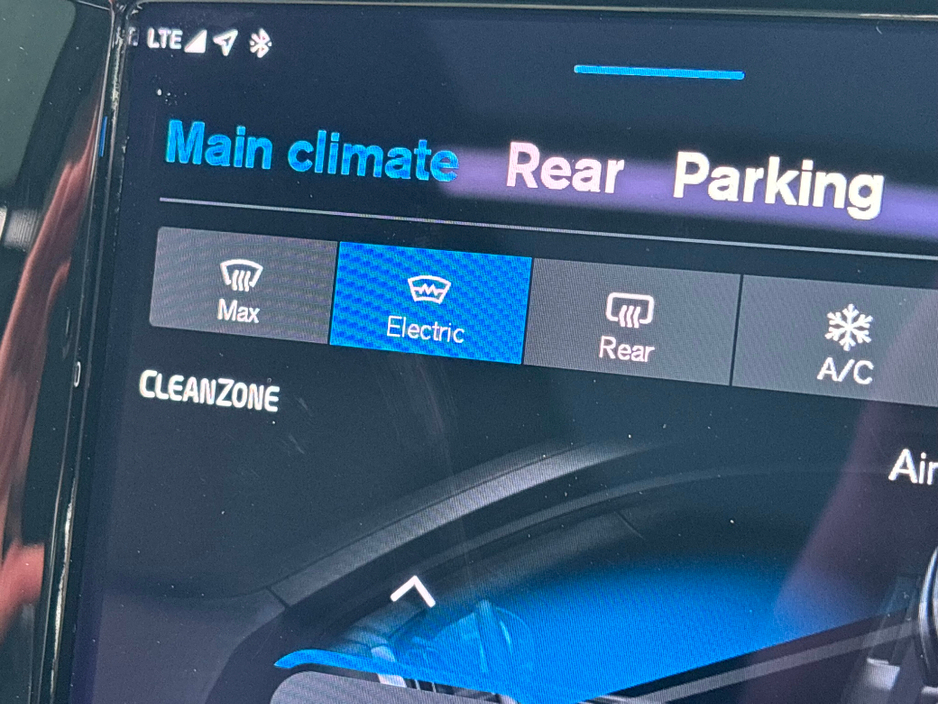 2022 Volvo XC60 B4 AWD MOMENTUM WITH EXTRAS €39,995