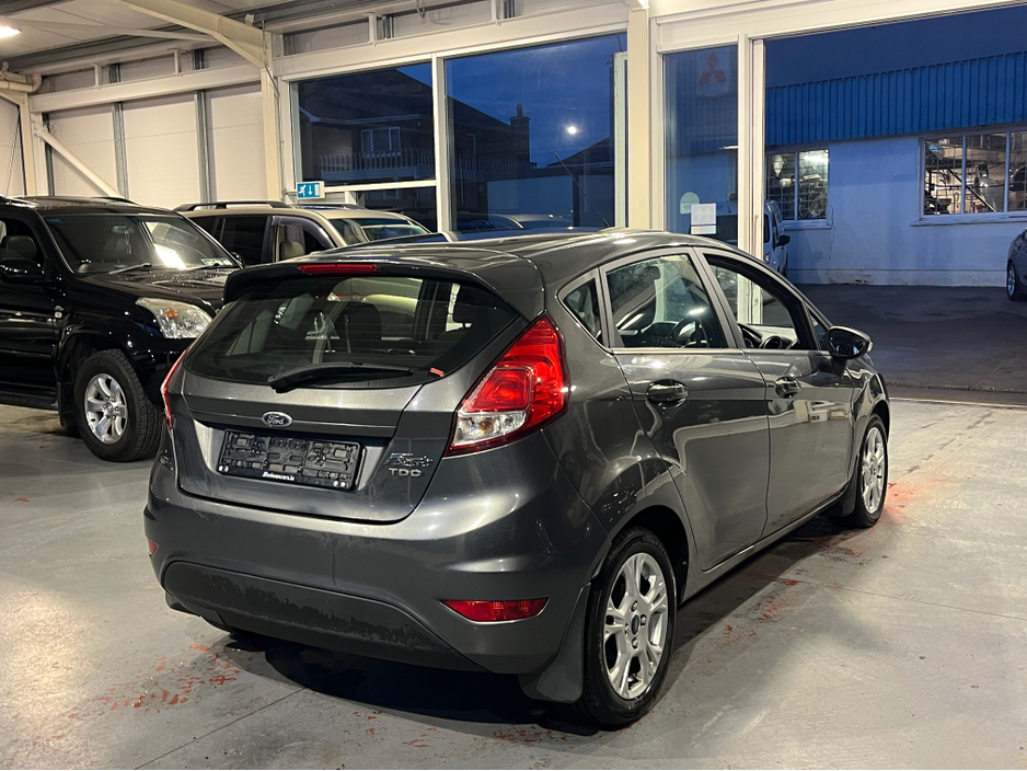 2016 Ford Fiesta MCA ZETEC 1.5 75PS M5 4DR 5DR €8,950