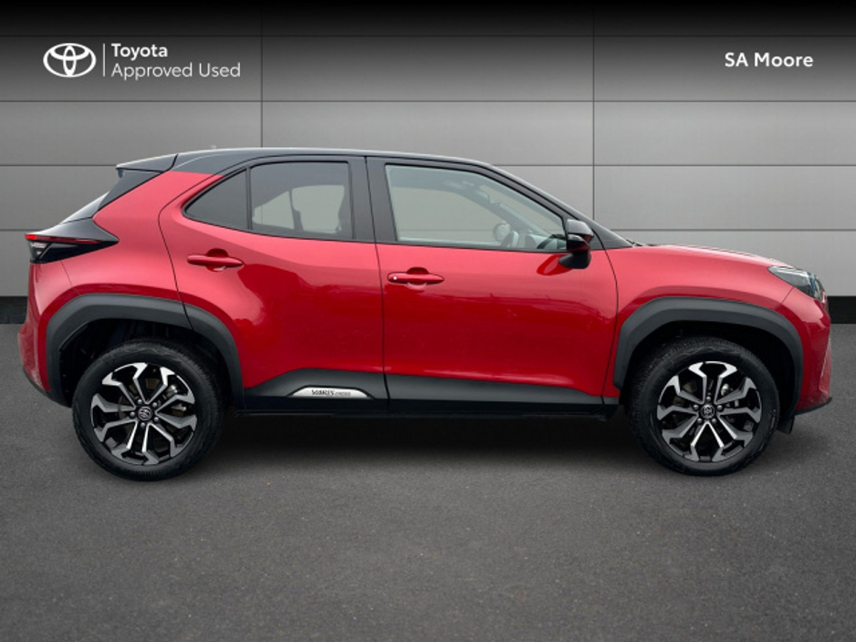 2024 Toyota Yaris Cross LUNA SPORT €31,750