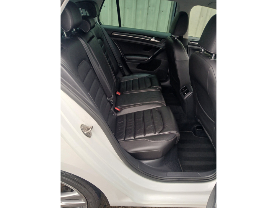 2017 Volkswagen Golf 1.6 TDI 5DR 115HP Highline DSG €14,950