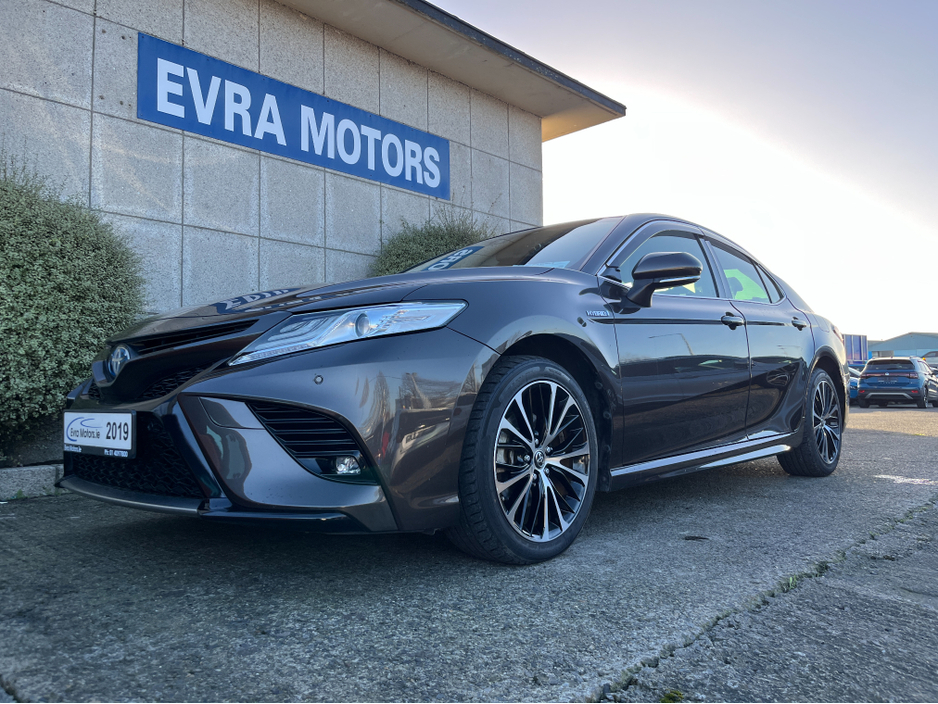 2019 Toyota Camry WS HYBRID AUTOMATIC 2.5 PETROL //KEYLESS ENTRY//ADAPTIVE CRUISE CONTROL//LEATHER SEATS// €24,950