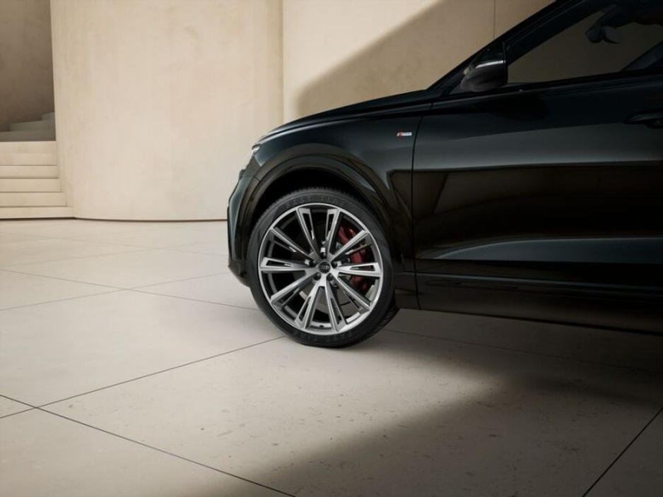 2026 Audi Q8 e-tron SUV COMPETITION 60TFSI E QUATTRO AUTOMATIC €123,804