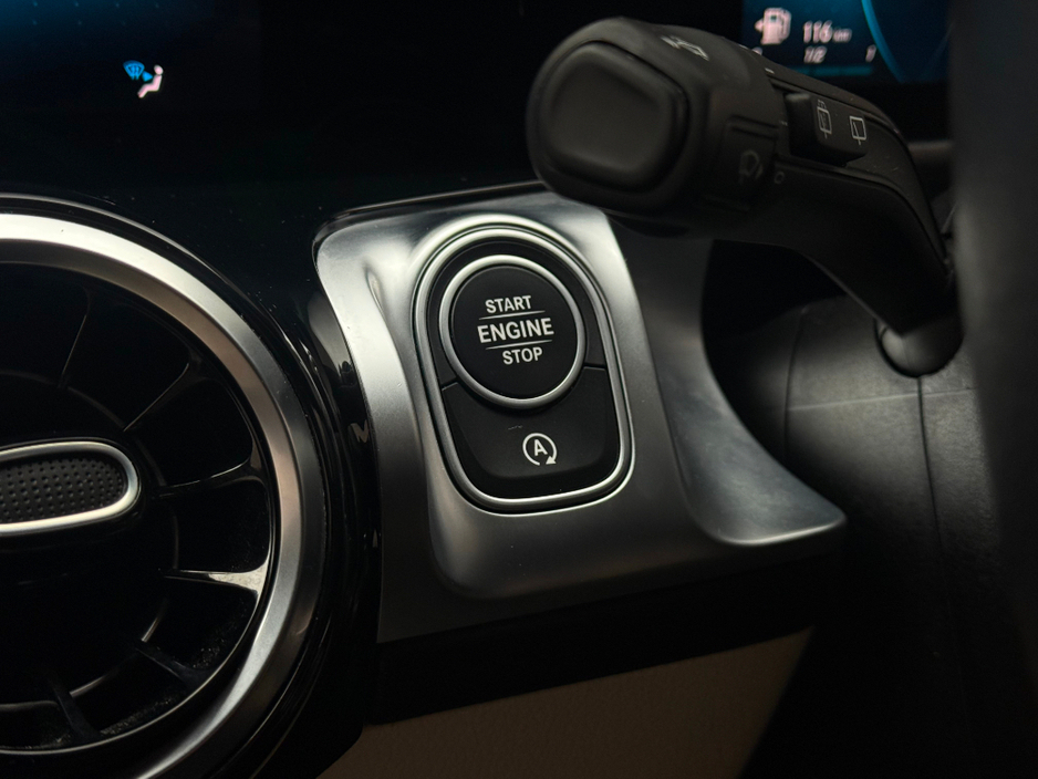 2023 Mercedes-Benz GLB GLB 200 €39,990