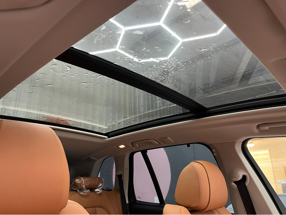 2022 BMW X5 ONLY 7K KMS! €59950! 2022 BMW X5 XDRIVE45E 3.0 AUTOMATIC / CRUISE CONTROL / 360° PARKING CAMERA / PANORAMIC SUNROOF / ELECTRIC MEMORY & HEATED SEATS €59,950