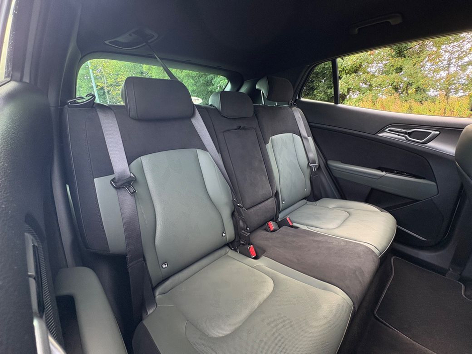 2025 Kia Sportage *2 year AA* 6 YEAR WARRANTY* Bluetooth, Touch Screen Infotainment System, All-Leather Seats, Reversing Camera,