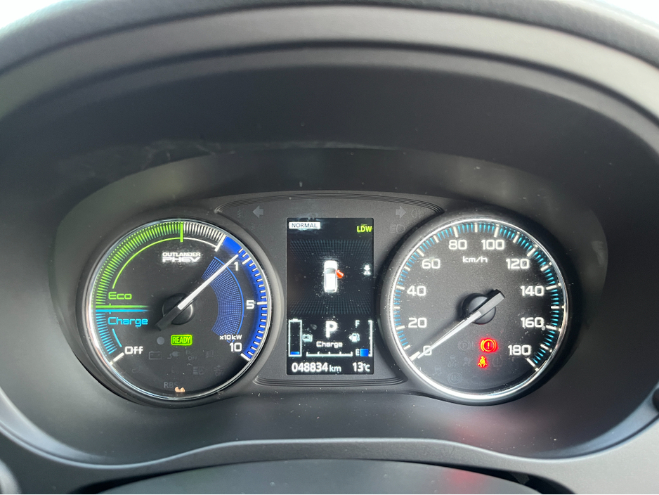 2021 Mitsubishi Outlander 4WD BLACK EDITION PLUG IN HYBRID 2.4 PETROL //HALF LEATHER HEATED SEATS AND STEERING WHEEL//REVERSE CAMERA//KEYLESS ENTRY//ADAPTIVE CRUISE CONTROL// €27,950