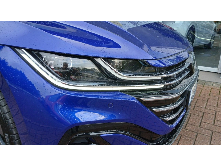 2025 Volkswagen Arteon 2.0TDI D7F 150HP R-LINE SHOOTING BRAKE, LAPIZ BLUE. €54,950