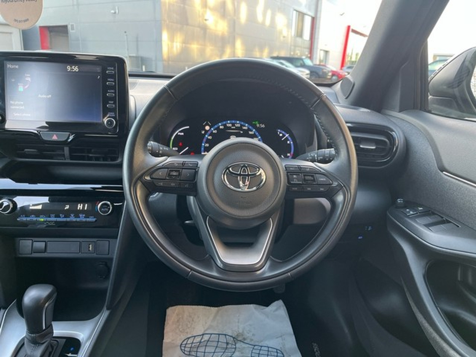 2022 Toyota Yaris Cross YARIS CROSS LUNA SPORT €26,950