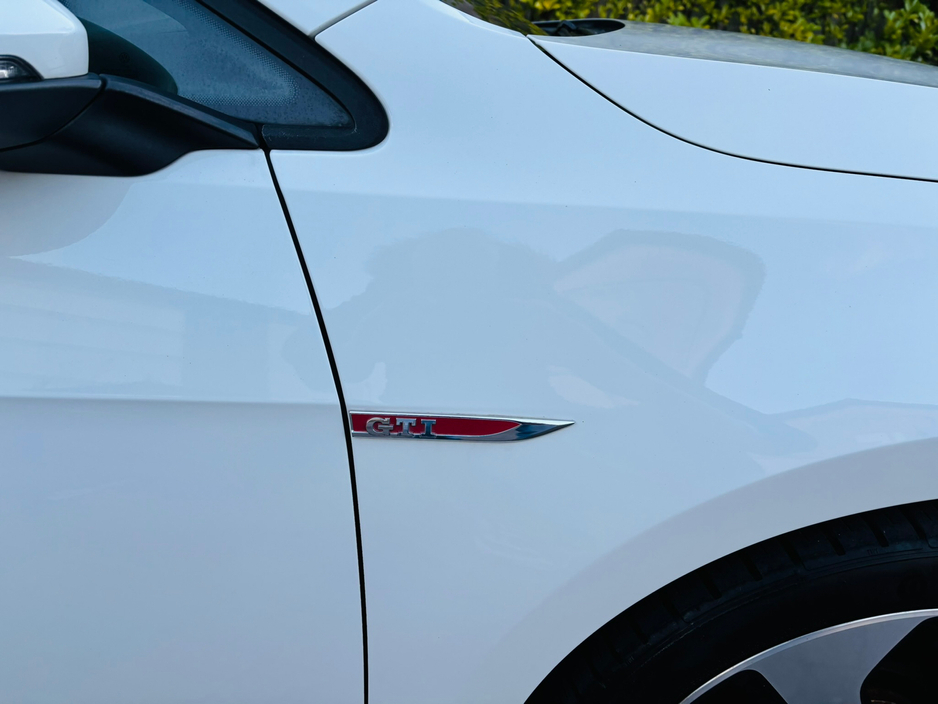 2014 Volkswagen Golf  €16,950