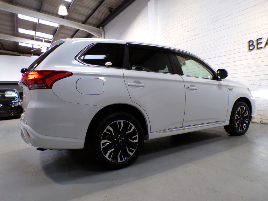 2019 Mitsubishi Outlander *2.4 AUTO HYBRID PLUG-IN*4X4*MITSUBISHI OUTLANDER*WINTER PACK*ELECTRIC HEATED LEATHER AND ALCANTARA SEATES*HEATED S-WHEEL*360 COLOUR CAMERA*PARKING SENSORS*FULL SAFETY PACK*ACTIVE BRAKING €23,900