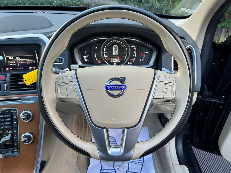 2017 Volvo XC60 CLASSIC 2.0D // SERVICE HISTORY // OPENING PANORAMIC SUNROOF // BLIND SPOT MONITOR €25,950