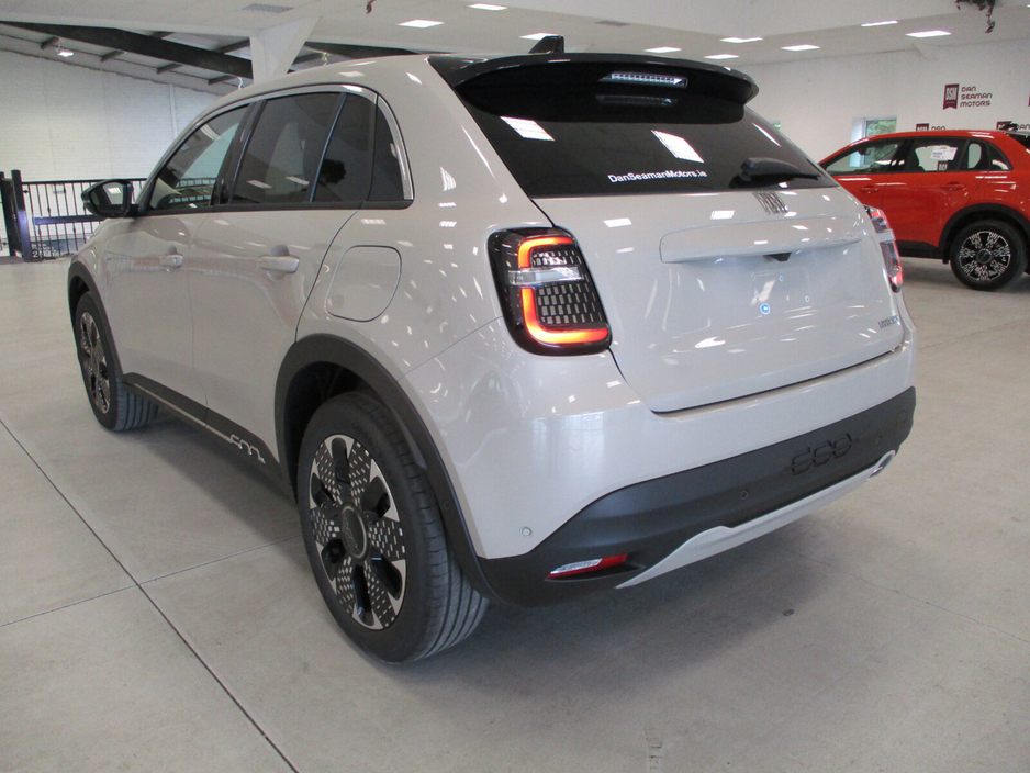 2026 Fiat 600 La Prima 1.2 100hp Hybrid Auto eDCT 6 €33,495