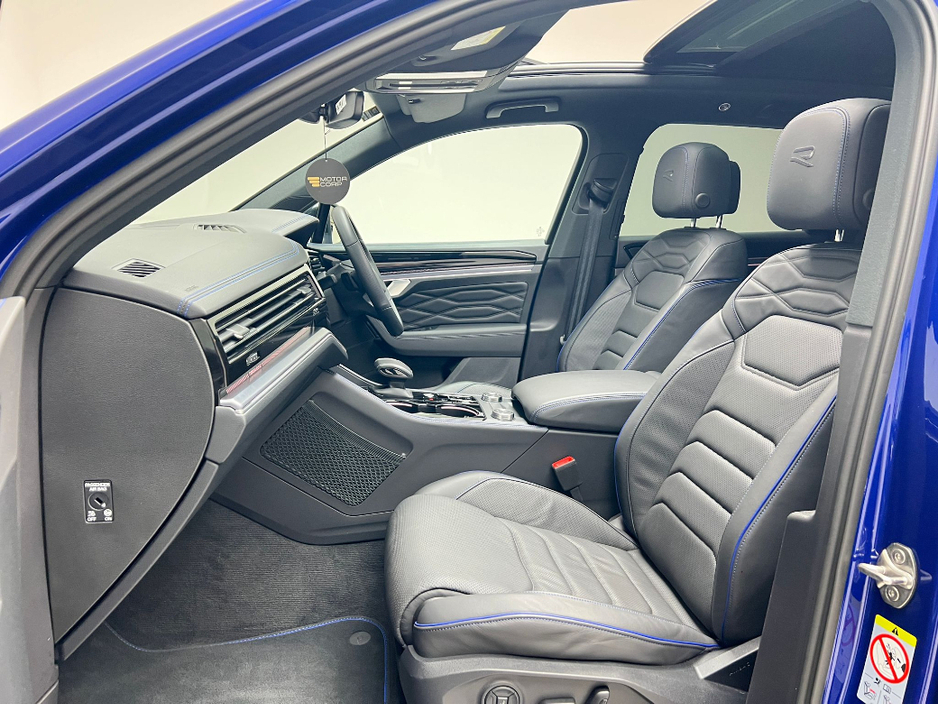 2025 Volkswagen Touareg R V6 3.0 TSI PHEV 462HP €89,990