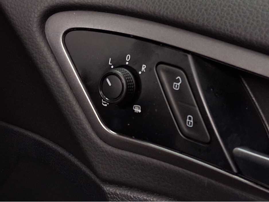 2014 Volkswagen Golf **AUTO - LOW KLMS** €11,888