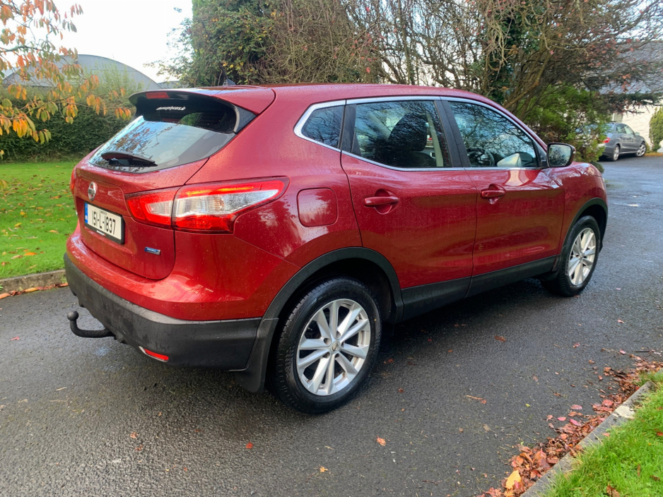 2015 Nissan Qashqai 1.5 DSL SV 4DR €9,495