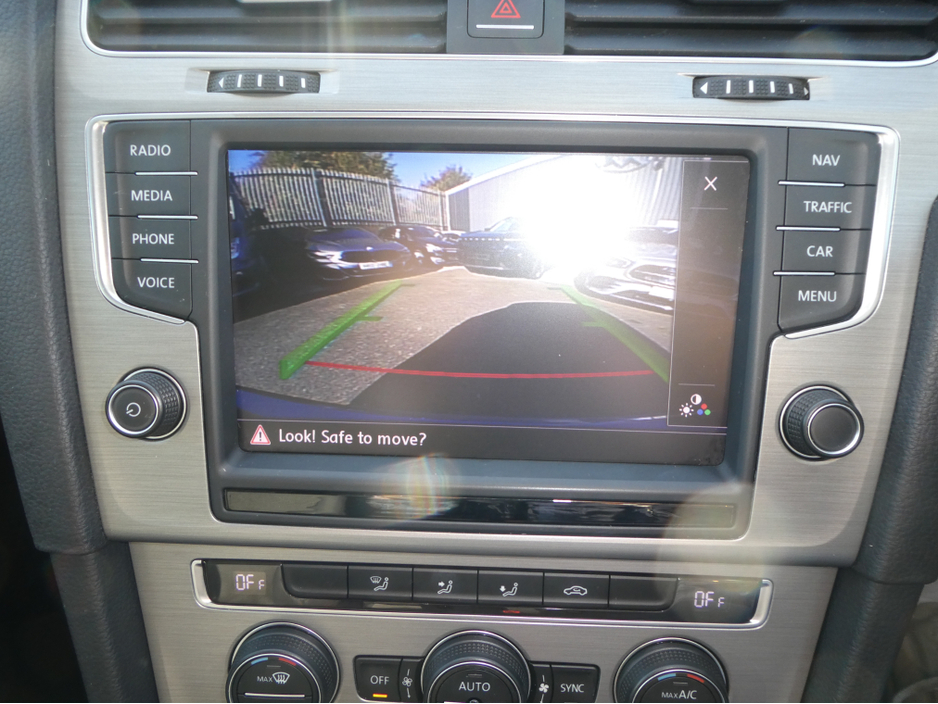 2015 Volkswagen Golf with NCT €13,950