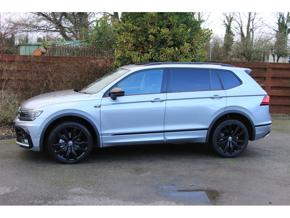 2022 Volkswagen Tiguan Allspace Black Edition R Line * Sunroof * 7 Seats €43,950