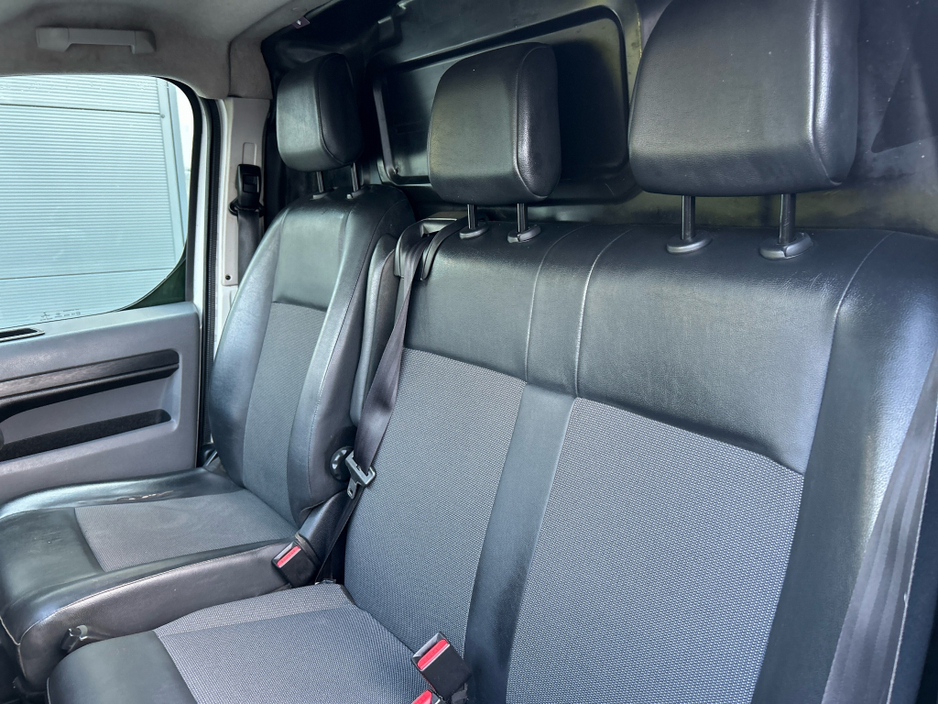 2021 Opel Vivaro L2H1 2900 1.5 5DR €11,950