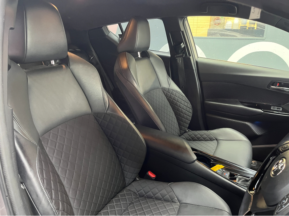 2022 Toyota C-HR €26950 2022 TOYOTA C-HR 1.8L HYBRID / 72K KMS / CRUISE CONTROL, HEATED SEATS, REVERSE CAMERA & MORE €26,950