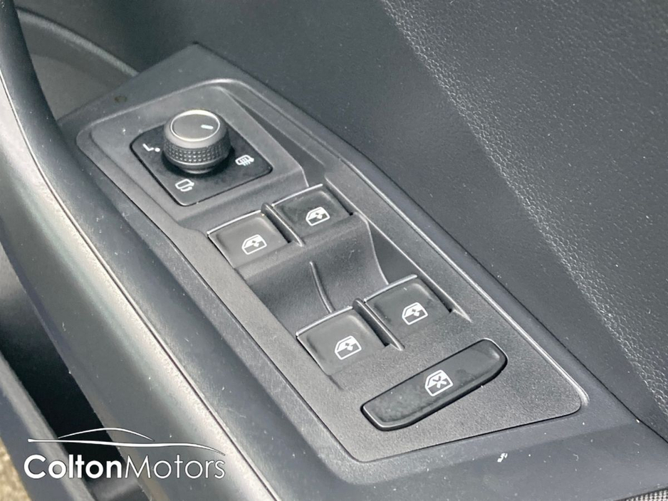 2019 Volkswagen T-Roc Design 1.6 TDi 115bhp €19,450