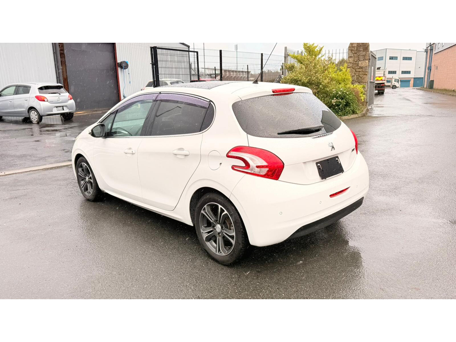 2013 Peugeot 208 1.6 THP 200 bhp GTi €6,999