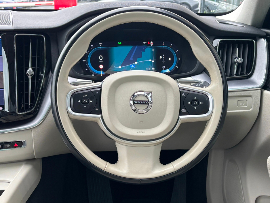 2022 Volvo XC60 B4 AWD MOMENTUM WITH EXTRAS €39,995