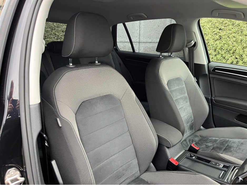 2014 Volkswagen Golf HIGHLINE AUTOMATIC 1.4 PETROL //ONLY 9668 MILES//REVERSE CAMERA//ADAPTIVE CRUISE CONTROL// €13,950