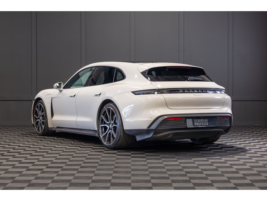 2023 Porsche Taycan Taycan Sport Turismo €71,950