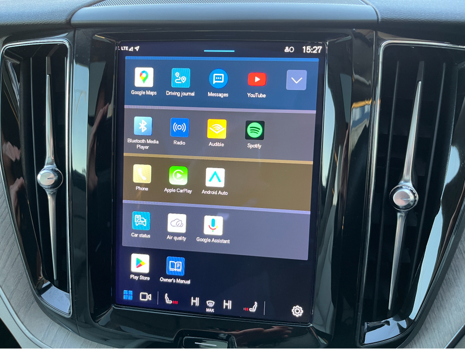 2023 Volvo XC60 T6 PHEV PLUS DARK AWD AUTOMATIC 2.0 PETROL //HIGH SPEC//PANORAMIC GLASS ROOF//360 PARKING CAMERAS//SAT NAV// €39,950