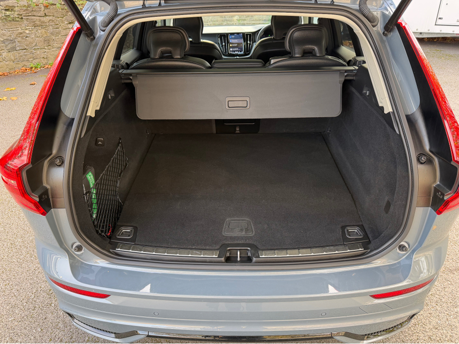 2023 Volvo XC60 ***SOLD***PLUS DARK T6 RECHARGE AWD//GREAT SPEC//LOVELY COLOUR COMBINATION//PANORAMIC ROOF//SIMI AND AA DEALER