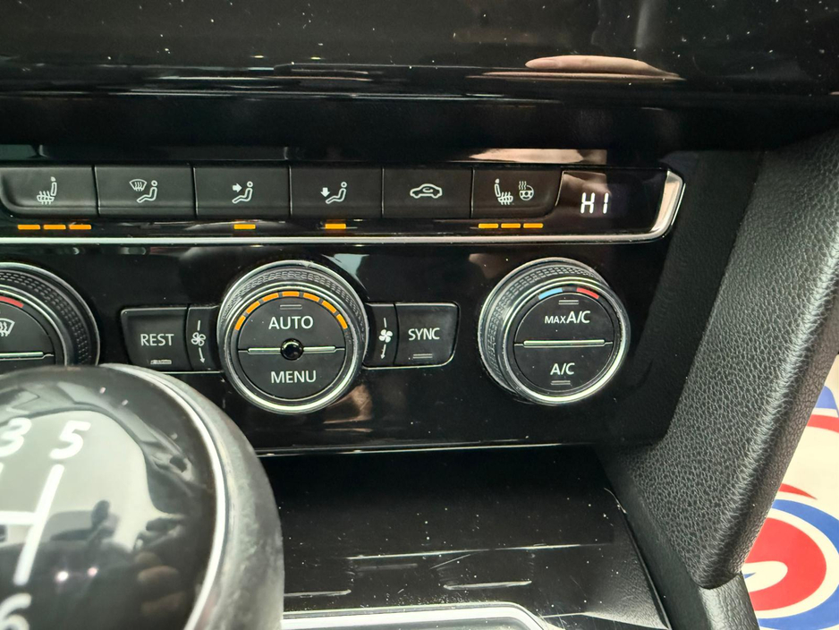 2016 Volkswagen Passat HIGHLINE 1.6 TDI MANUAL 6SPEED FWD 120HP 4DR , 1/2 Leather Seats , Heated Seats , privacy Glass , Cruise Control , Climate Control , stunning car , serviced , tested , warranty & Finance €14,950