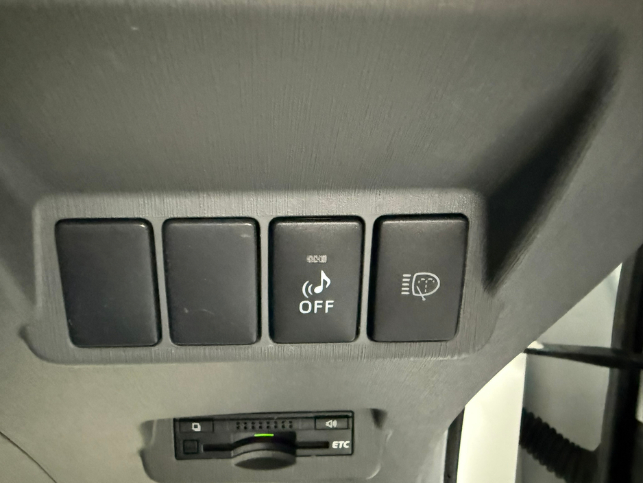 2013 Toyota Prius  €12,490