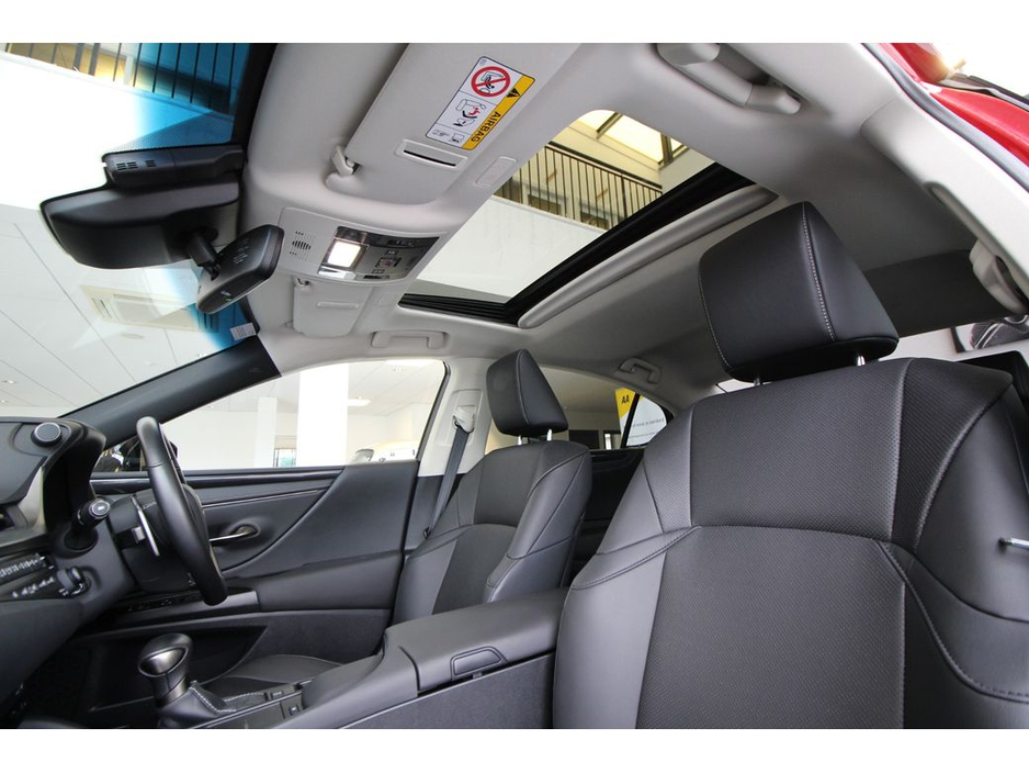 2020 Lexus ES 300 H 2.5 ES CVT 215BHP €30,899