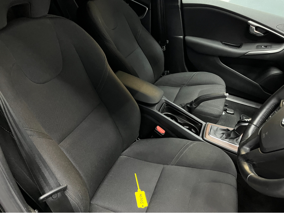 2018 Volvo V40 €16950! 2018 VOLVO V40 D4 NAVI ED 2.0 AUTOMATIC / REVERSE CAMERA / CRUISE CONTROL €16,950