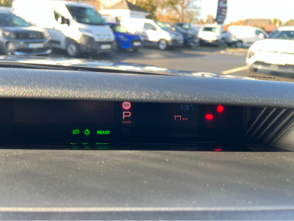 2026 Citroen C3 eMax BEV 320 44kWh 113HP €27,800