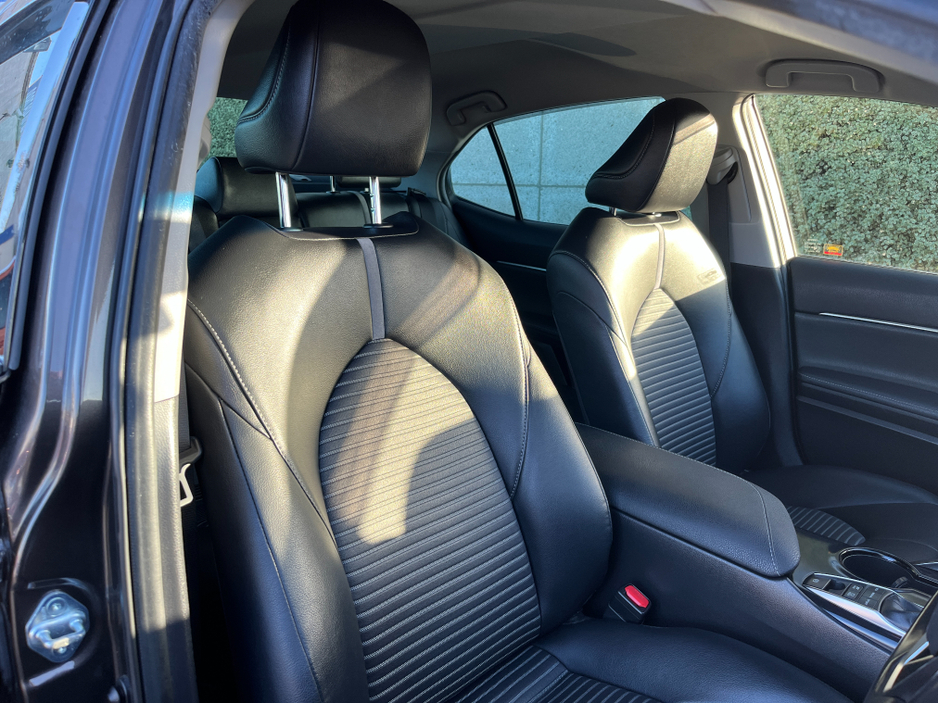 2019 Toyota Camry WS HYBRID AUTOMATIC 2.5 PETROL //KEYLESS ENTRY//ADAPTIVE CRUISE CONTROL//LEATHER SEATS// €24,950