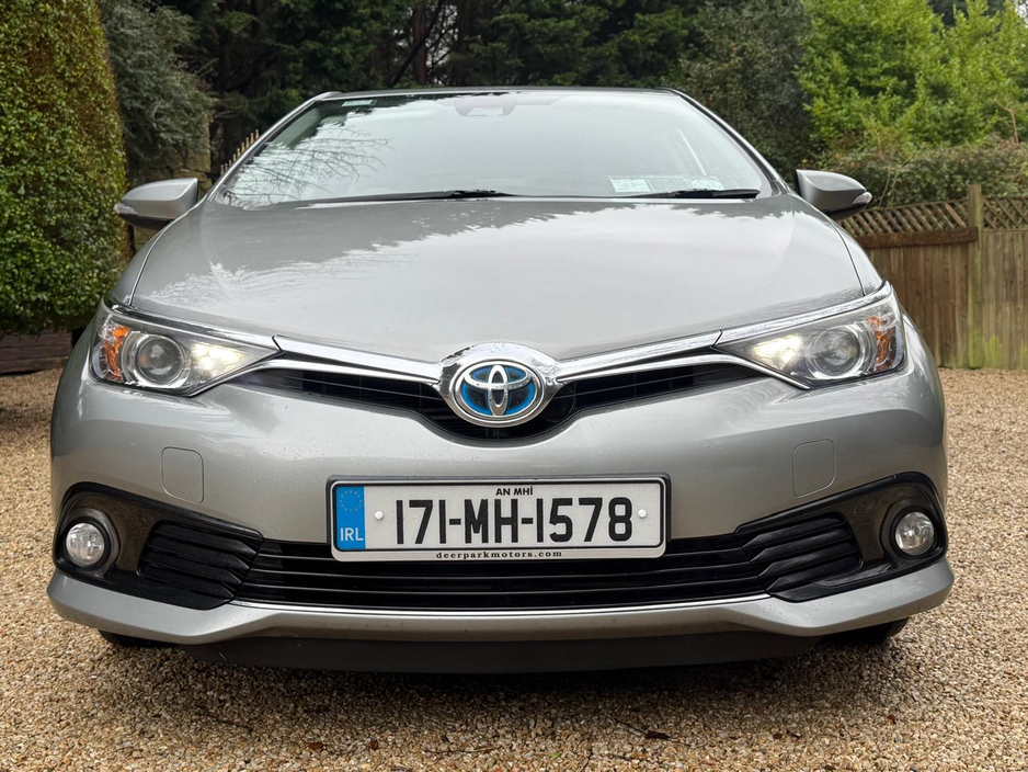 2017 Toyota Auris HYBRID LUNA *Full Toyota Service History…AA Approved…Irish Car* €13,950