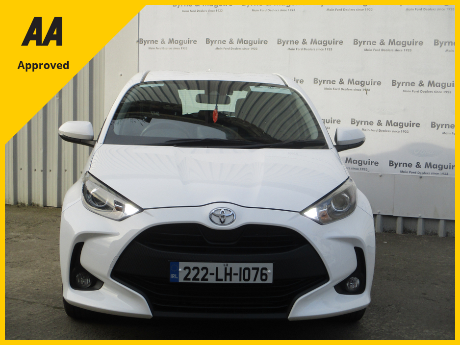 2022 Toyota Yaris 1.0 LUNA ONLY 23000 KMS, ALLOYS, BLUETOOTH, REVERSE CAMERA AND MORE,  FULLY SERVICED WITH 12 MONTHS WARRANTY AND 12 MONTHS AA COVER !! €20,500