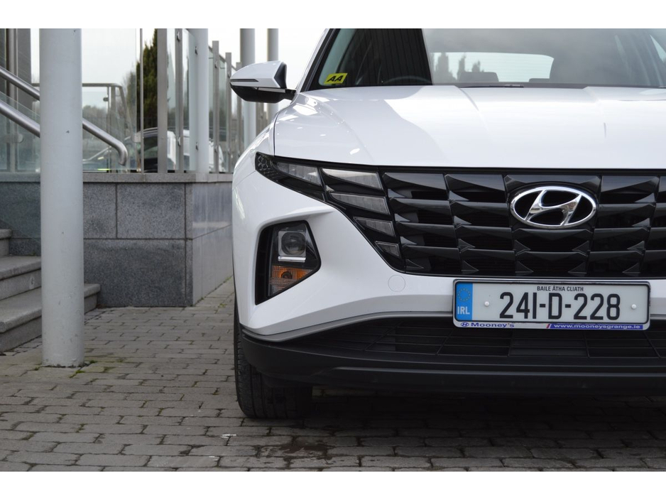2024 Hyundai Tucson Executive 1.6 HEV Auto, Side Steps €38,995